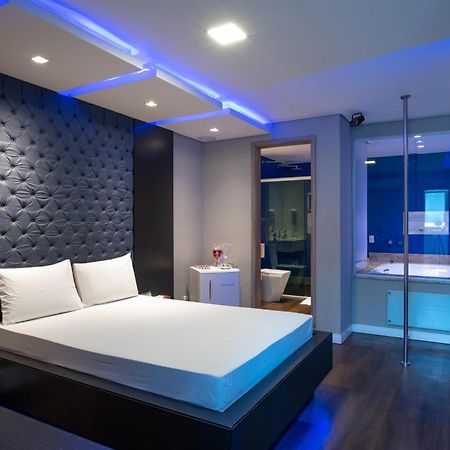 Motel Fantasy 3 (Adults Only) เบโลโอรีซอนชี ภายนอก รูปภาพ