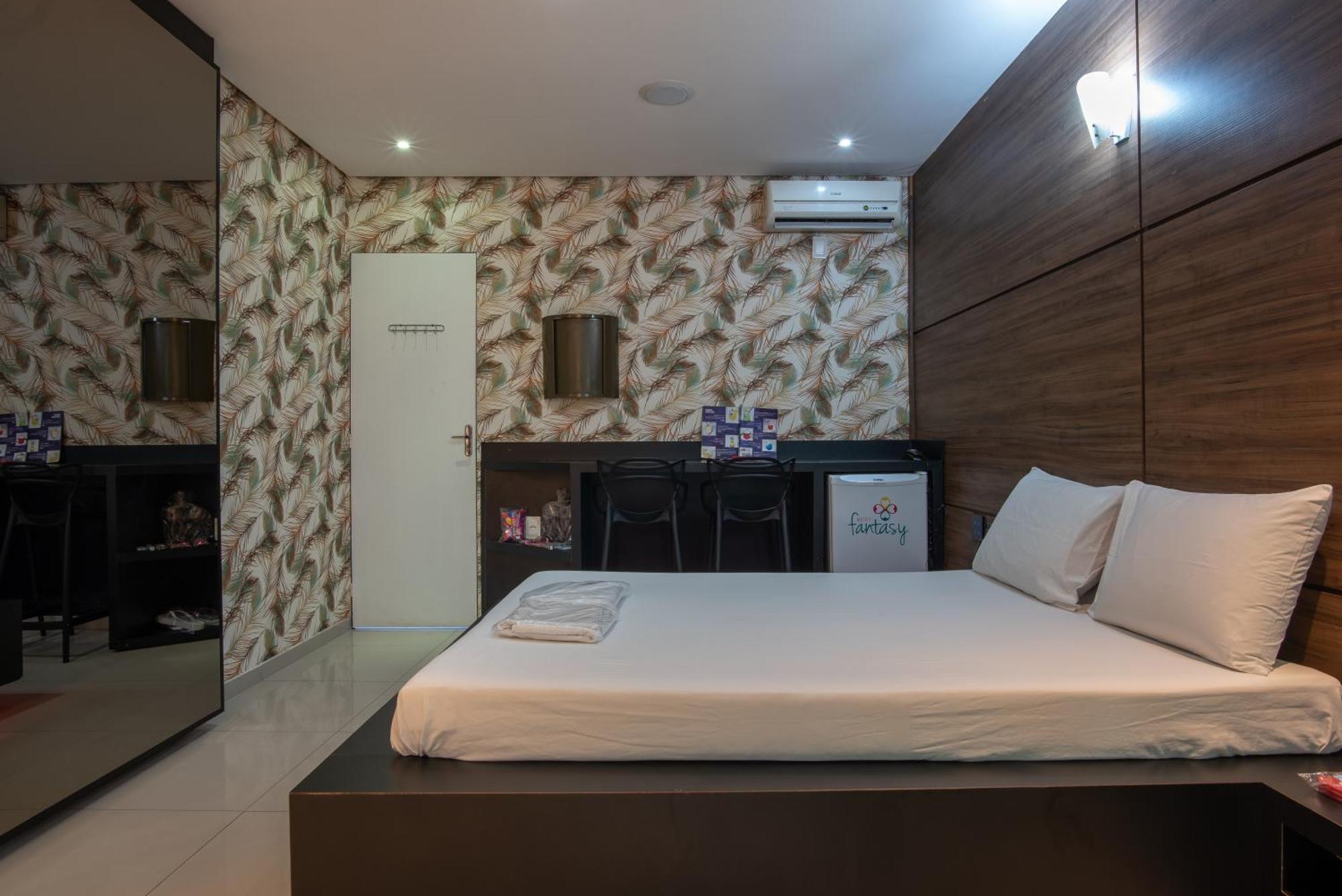 Motel Fantasy 3 (Adults Only) เบโลโอรีซอนชี ภายนอก รูปภาพ