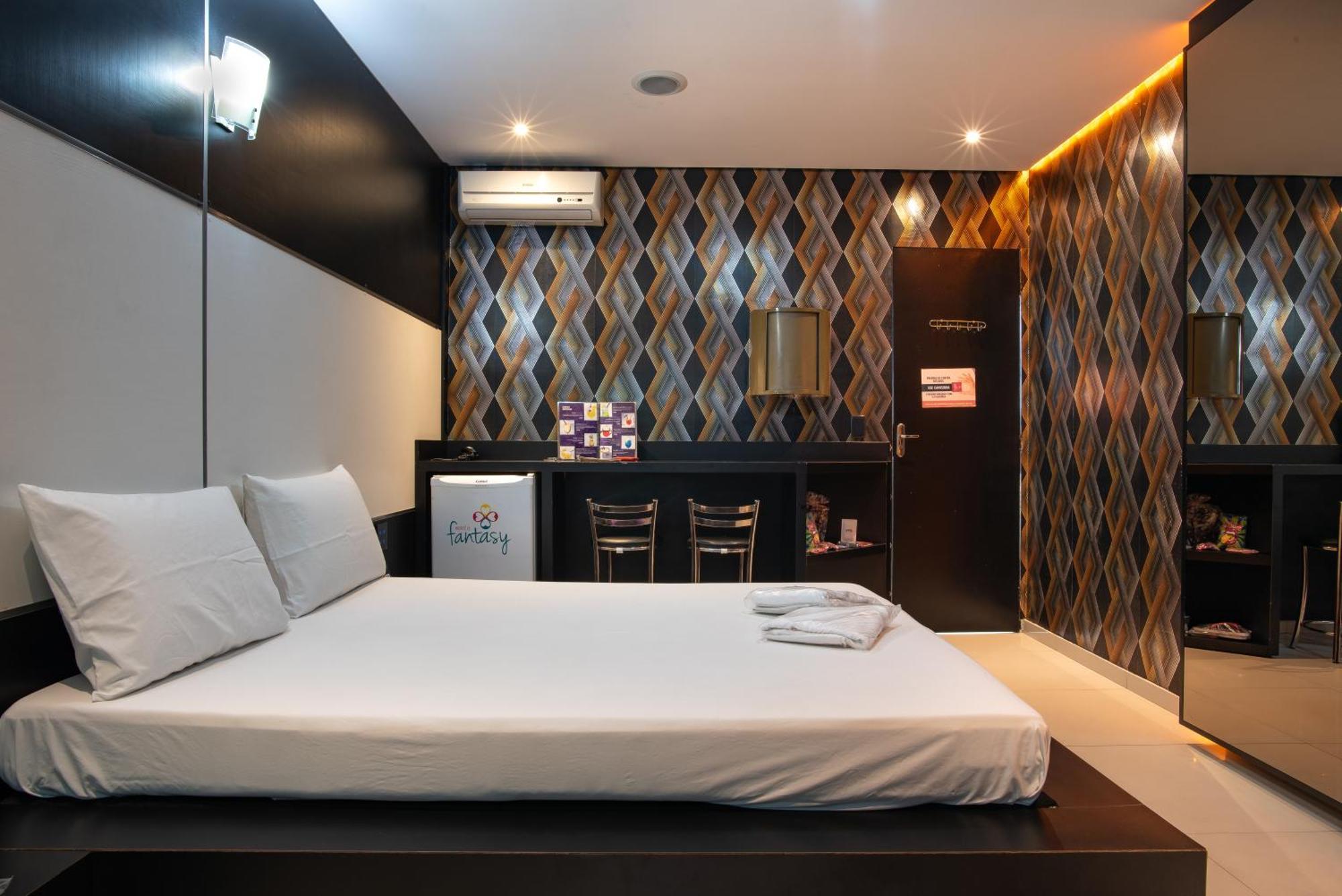 Motel Fantasy 3 (Adults Only) เบโลโอรีซอนชี ภายนอก รูปภาพ