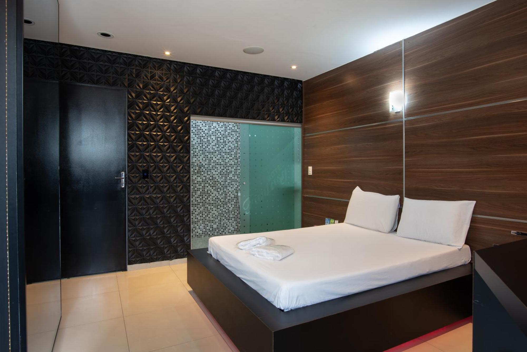 Motel Fantasy 3 (Adults Only) เบโลโอรีซอนชี ภายนอก รูปภาพ