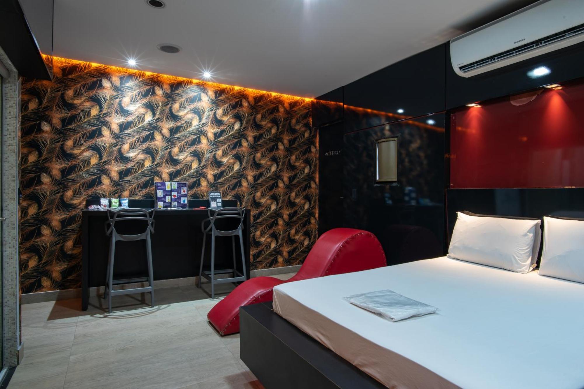 Motel Fantasy 3 (Adults Only) เบโลโอรีซอนชี ภายนอก รูปภาพ
