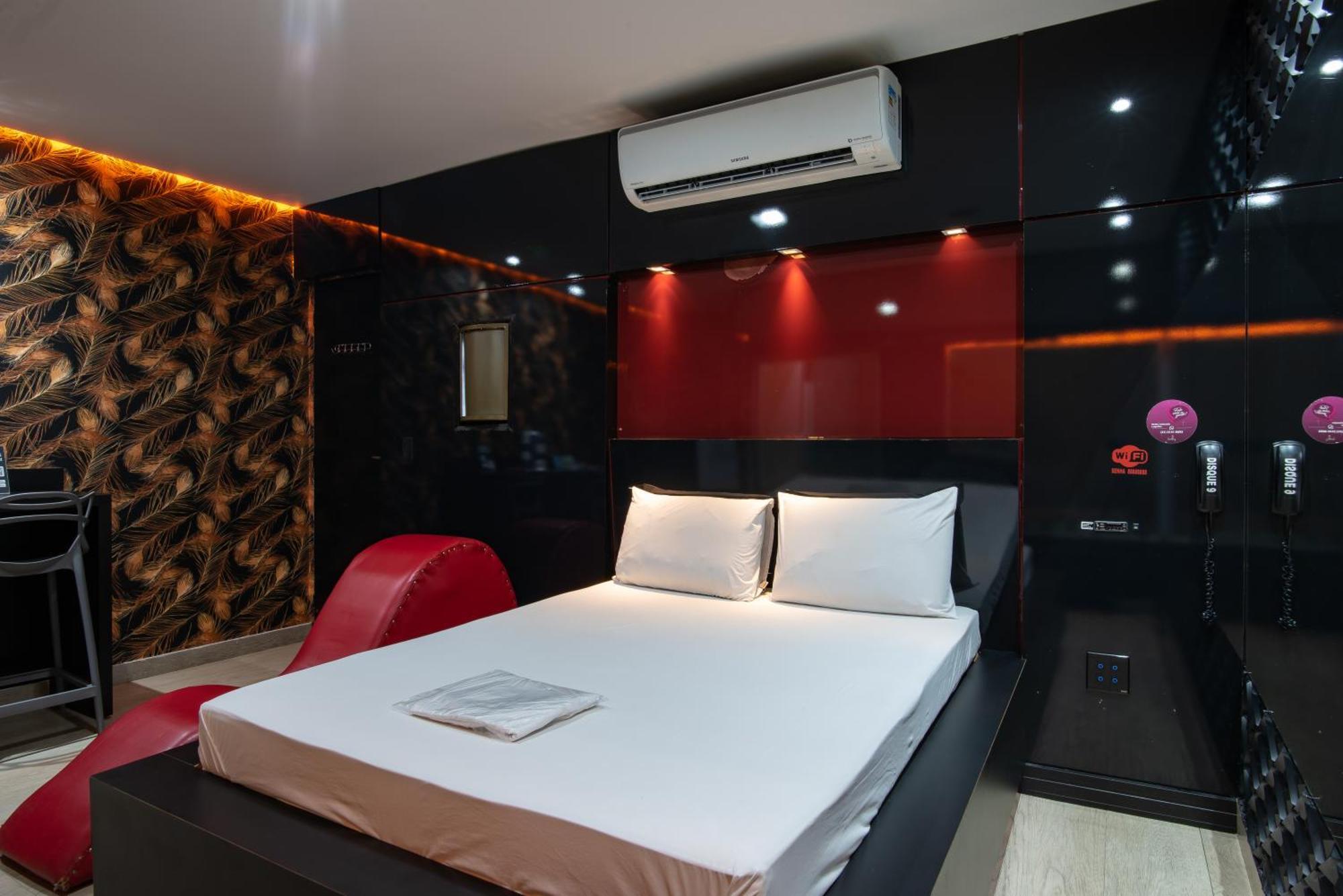 Motel Fantasy 3 (Adults Only) เบโลโอรีซอนชี ภายนอก รูปภาพ