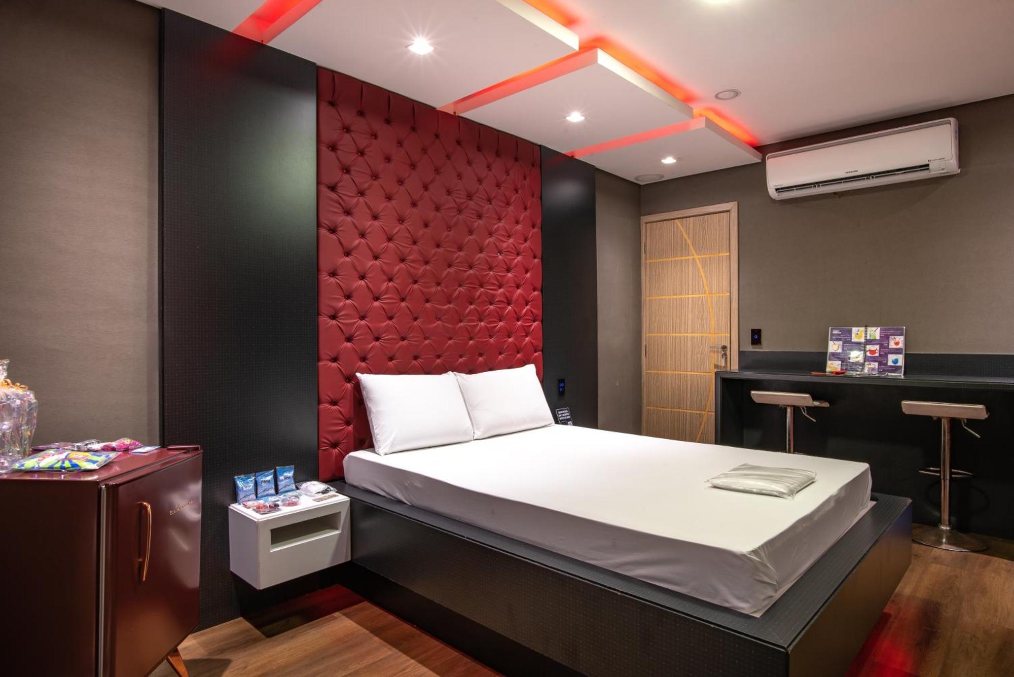 Motel Fantasy 3 (Adults Only) เบโลโอรีซอนชี ภายนอก รูปภาพ