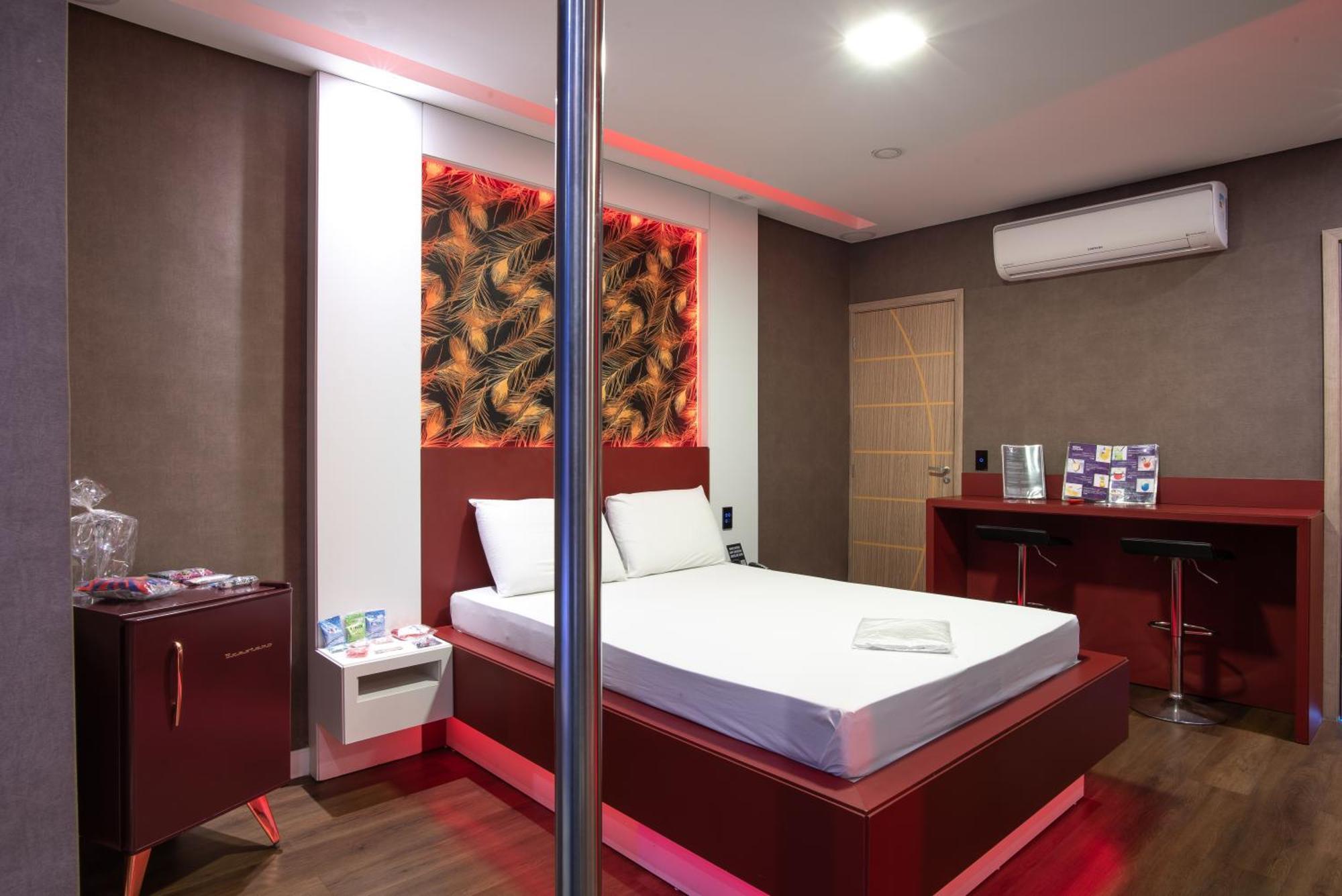 Motel Fantasy 3 (Adults Only) เบโลโอรีซอนชี ภายนอก รูปภาพ