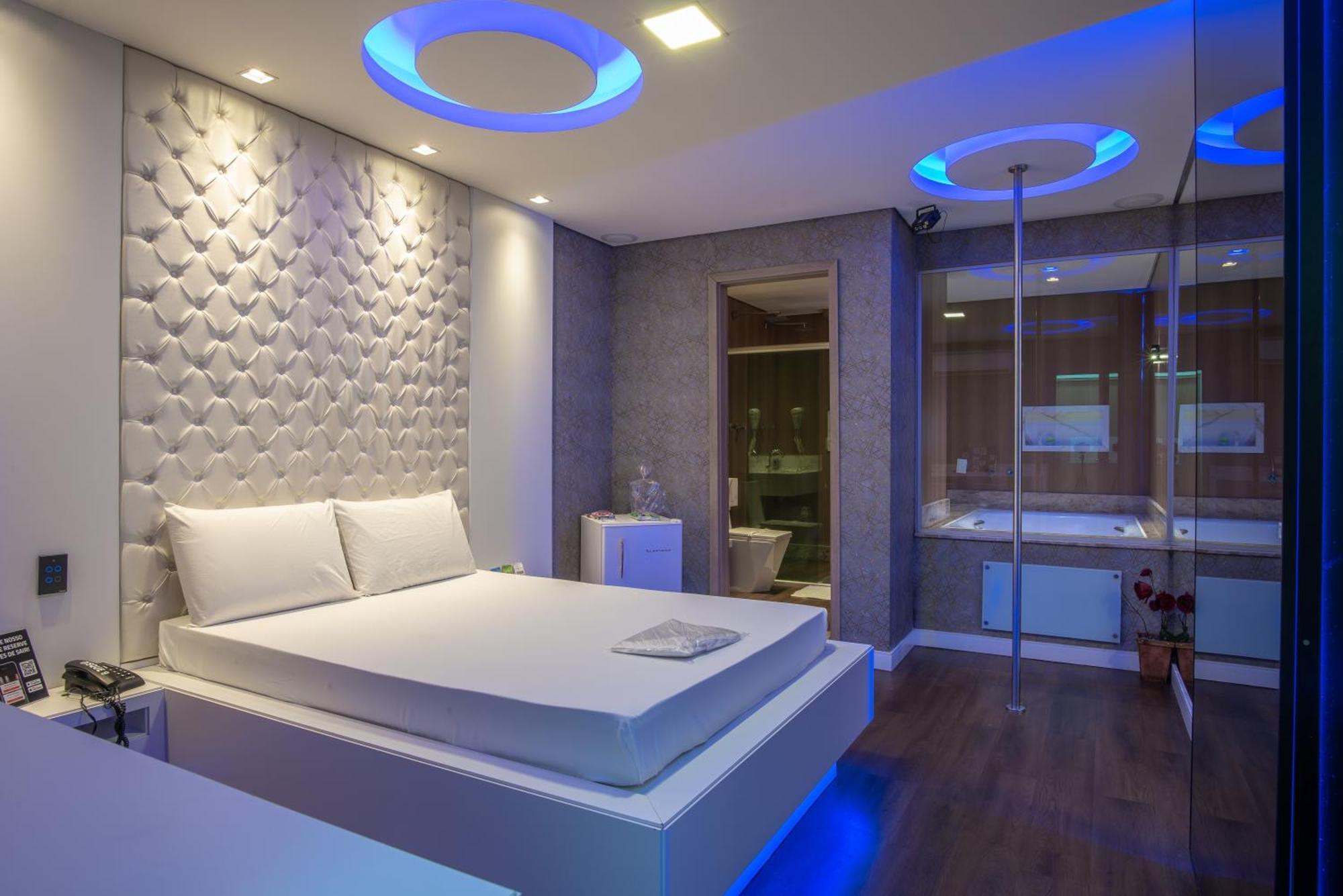Motel Fantasy 3 (Adults Only) เบโลโอรีซอนชี ภายนอก รูปภาพ