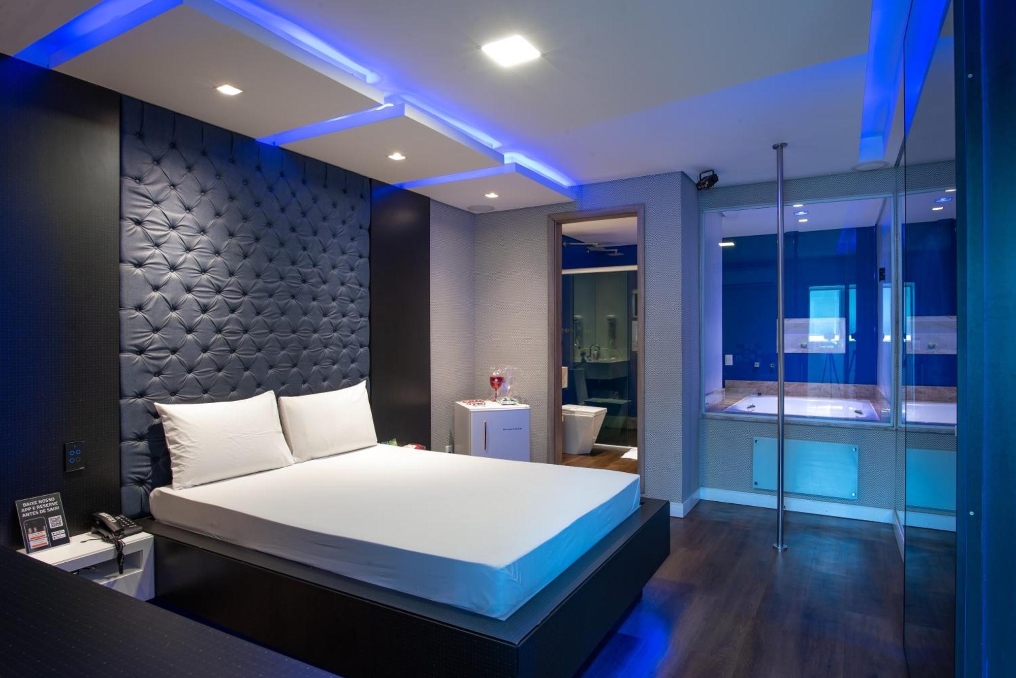 Motel Fantasy 3 (Adults Only) เบโลโอรีซอนชี ภายนอก รูปภาพ