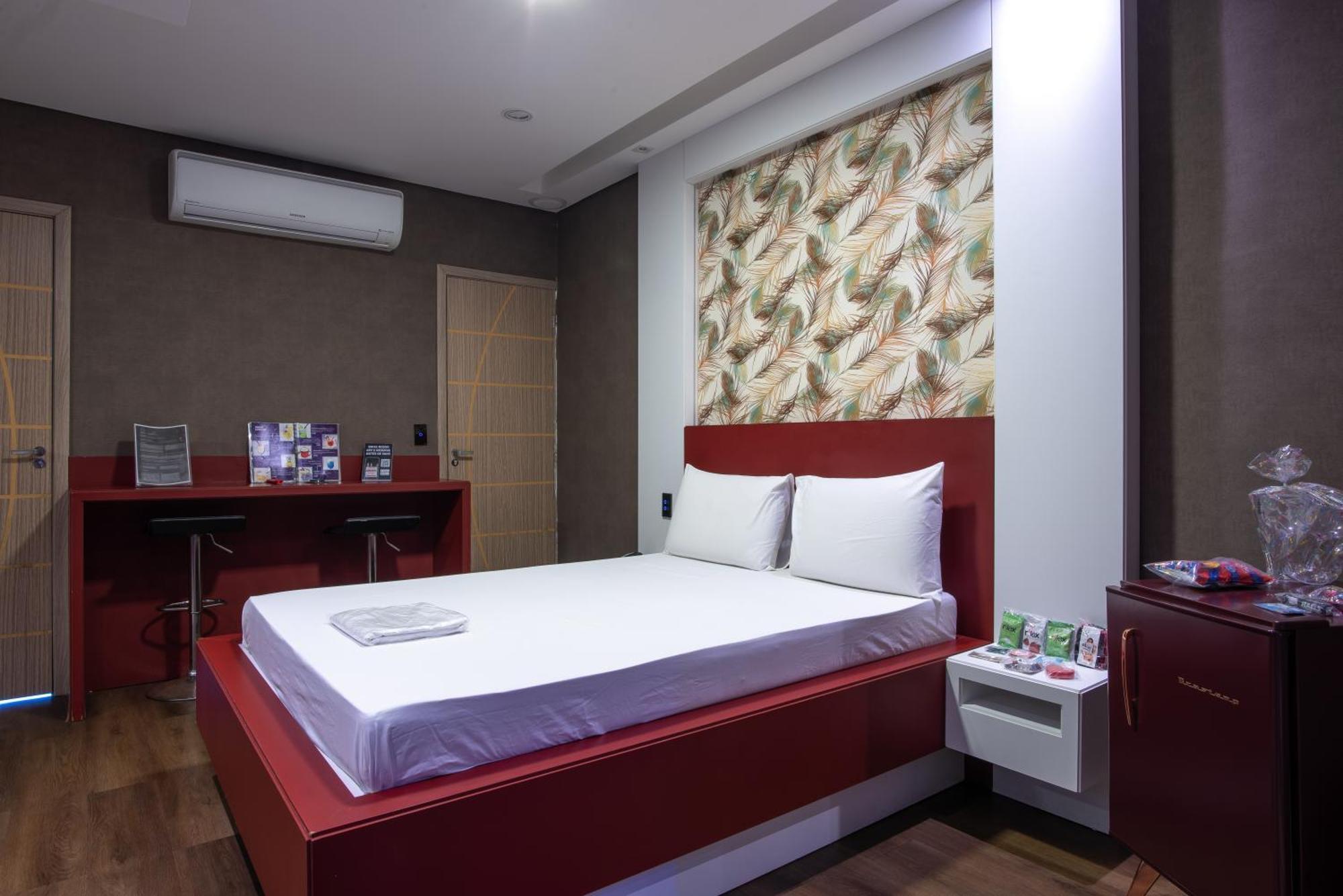 Motel Fantasy 3 (Adults Only) เบโลโอรีซอนชี ภายนอก รูปภาพ