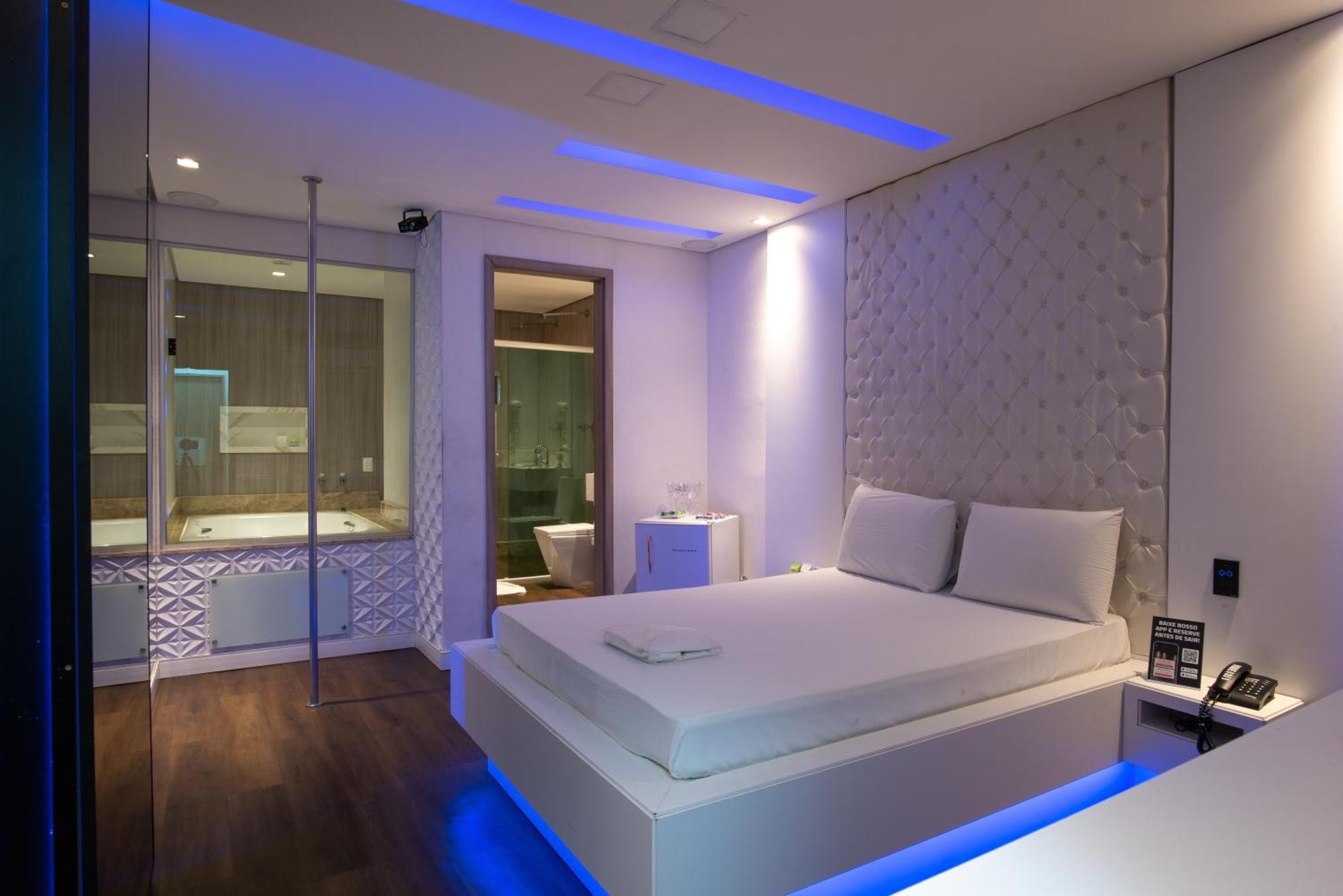 Motel Fantasy 3 (Adults Only) เบโลโอรีซอนชี ภายนอก รูปภาพ