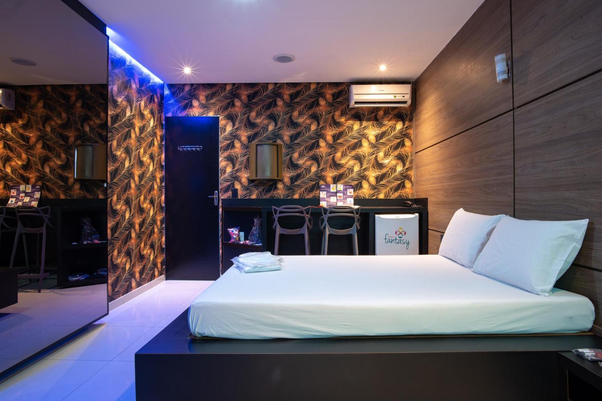 Motel Fantasy 3 (Adults Only) เบโลโอรีซอนชี ภายนอก รูปภาพ