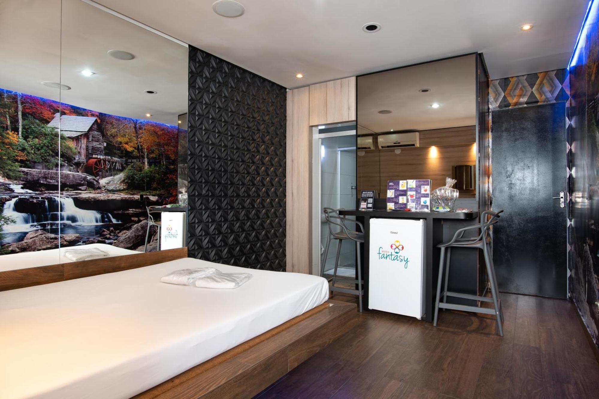 Motel Fantasy 3 (Adults Only) เบโลโอรีซอนชี ภายนอก รูปภาพ
