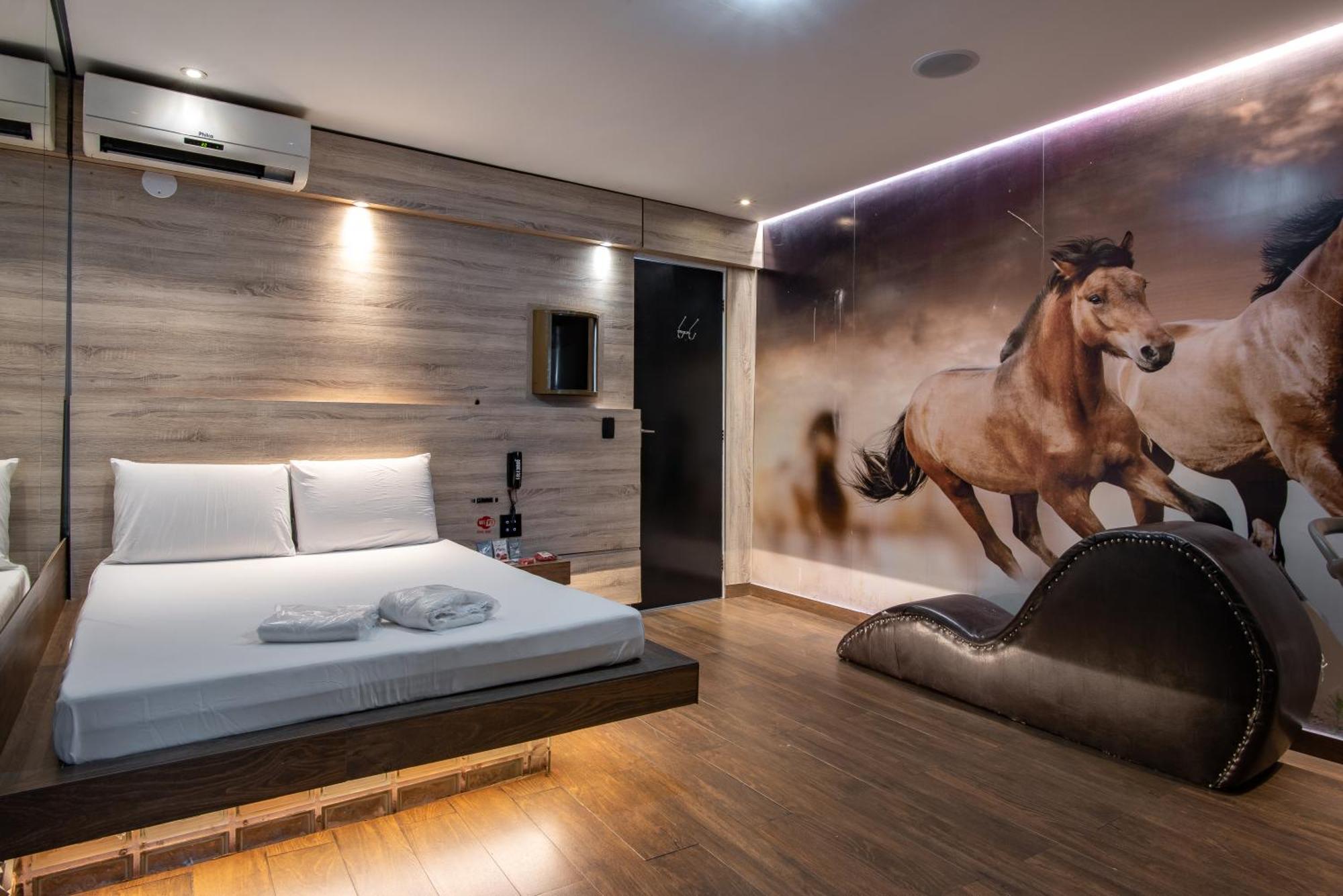 Motel Fantasy 3 (Adults Only) เบโลโอรีซอนชี ภายนอก รูปภาพ
