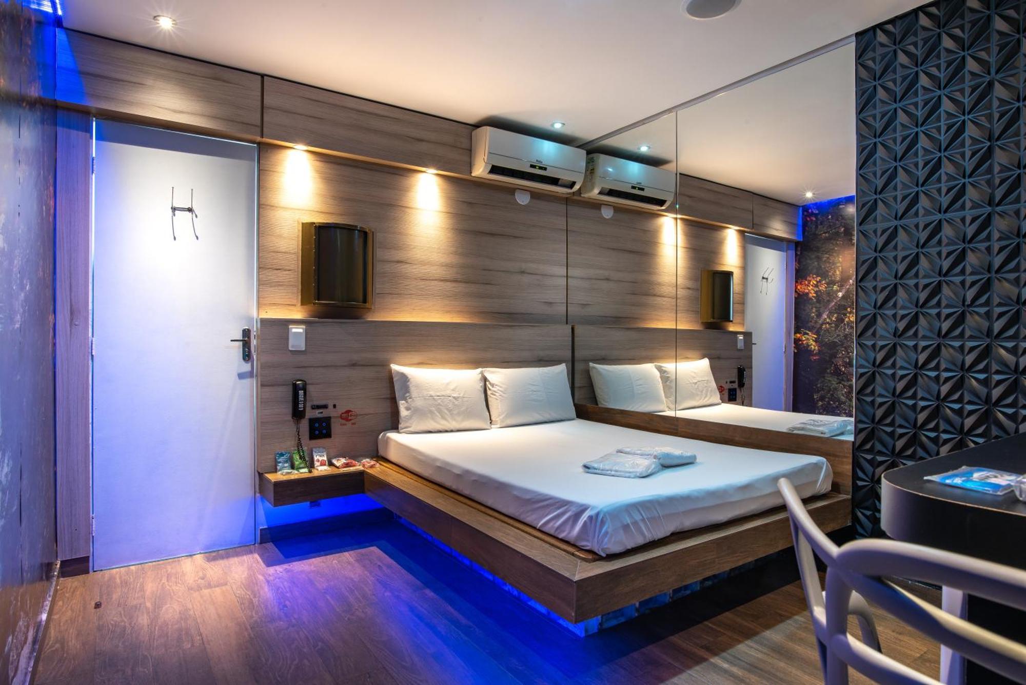 Motel Fantasy 3 (Adults Only) เบโลโอรีซอนชี ภายนอก รูปภาพ