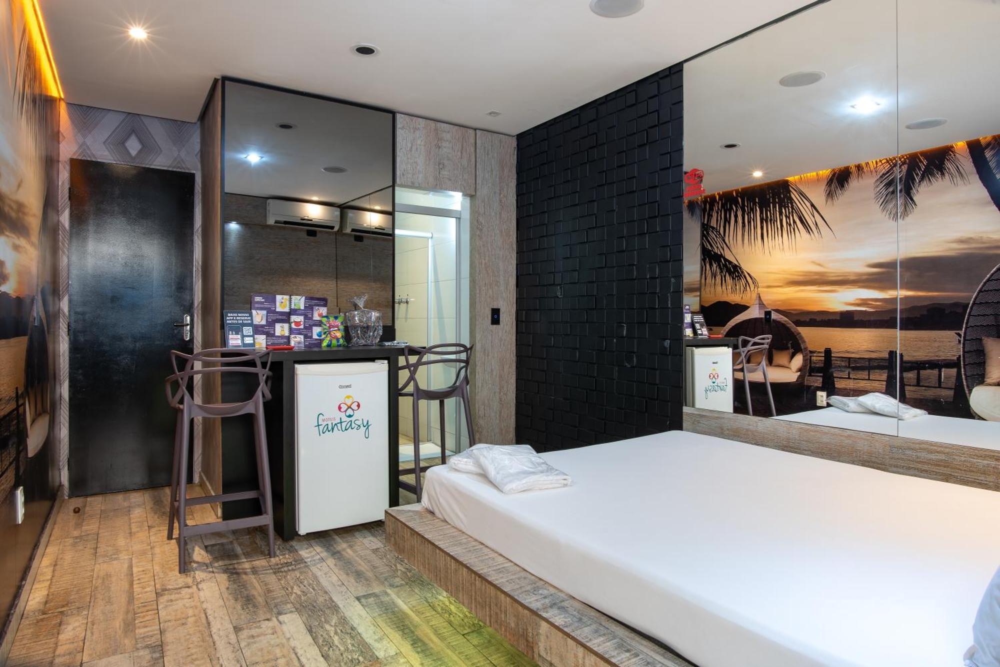 Motel Fantasy 3 (Adults Only) เบโลโอรีซอนชี ภายนอก รูปภาพ