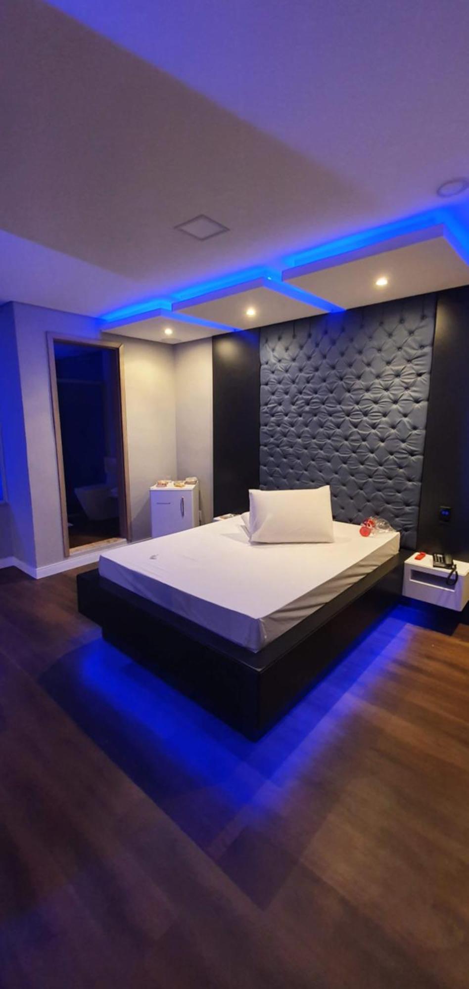 Motel Fantasy 3 (Adults Only) เบโลโอรีซอนชี ภายนอก รูปภาพ