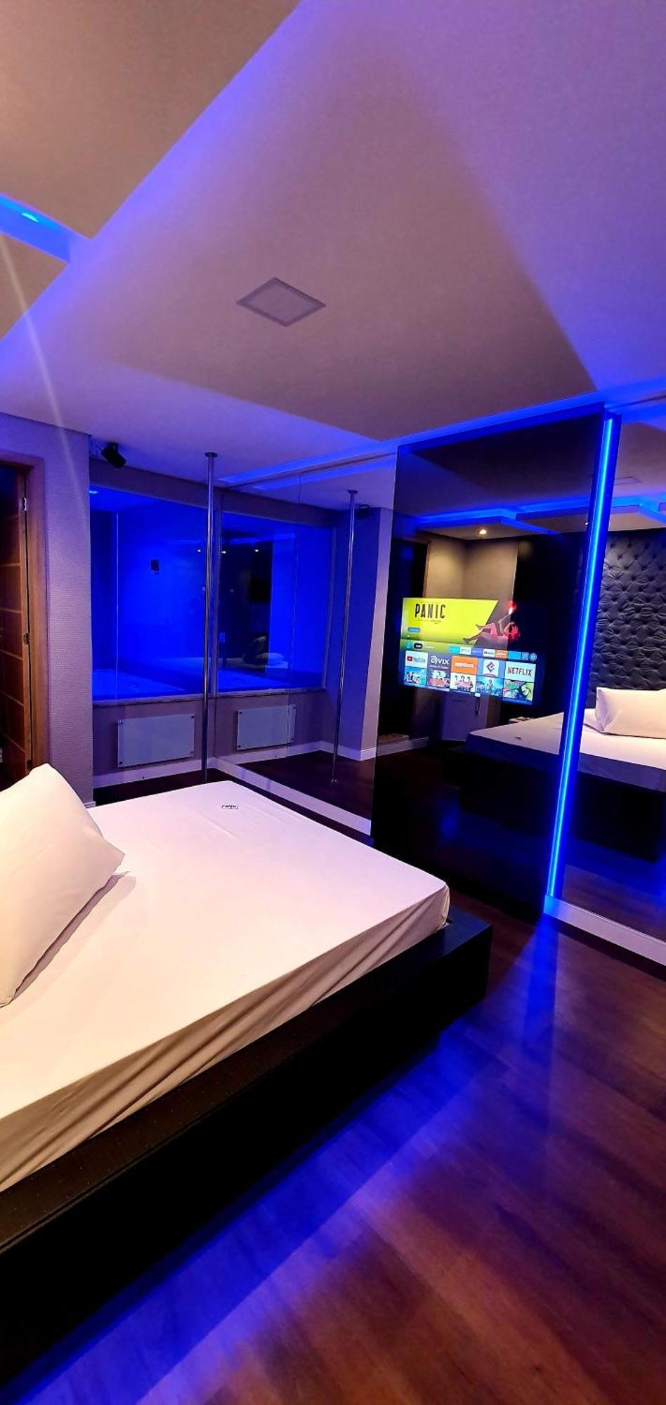 Motel Fantasy 3 (Adults Only) เบโลโอรีซอนชี ภายนอก รูปภาพ